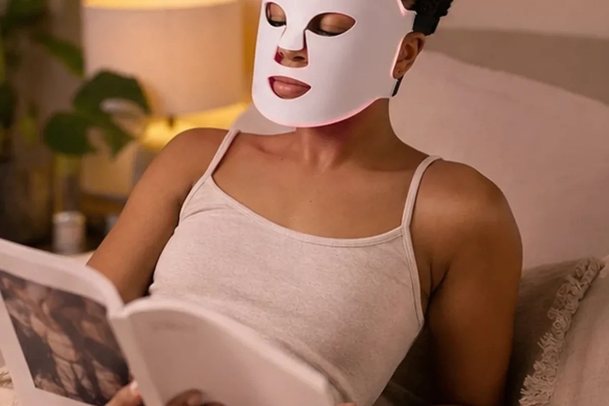 Authentischer Wohlfühlmoment passend zum Beauty-Thema Körperanalysewaage bei wenig Zeit