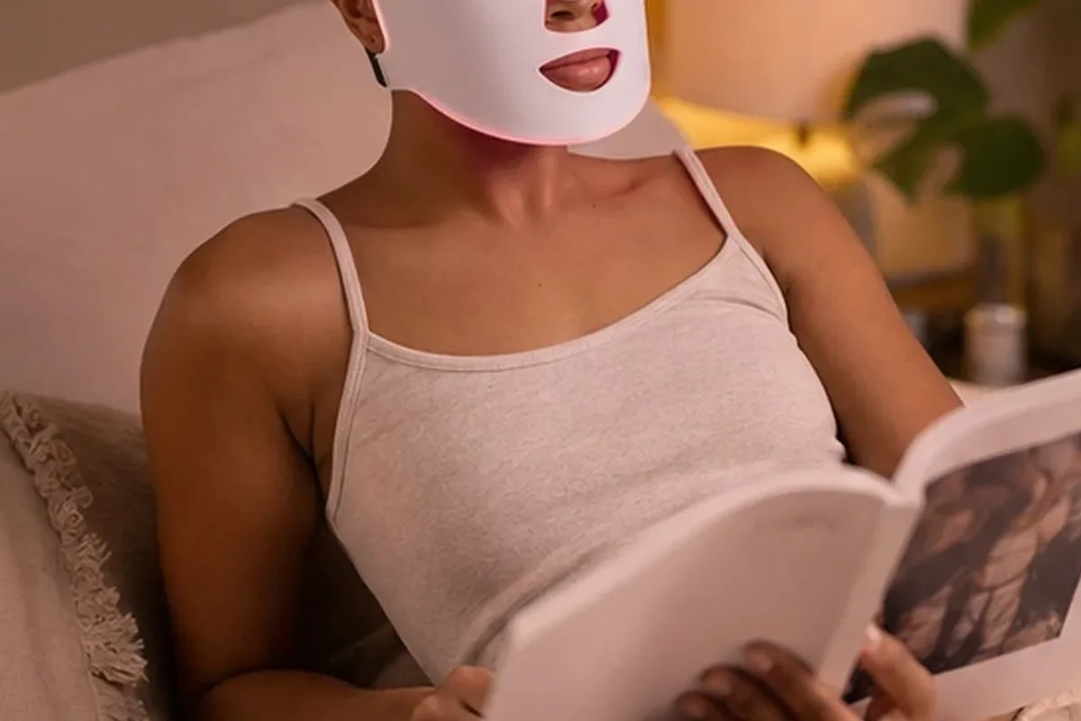Authentischer Wohlfühlmoment passend zum Beauty-Thema Maniküre-Set bei wenig Zeit
