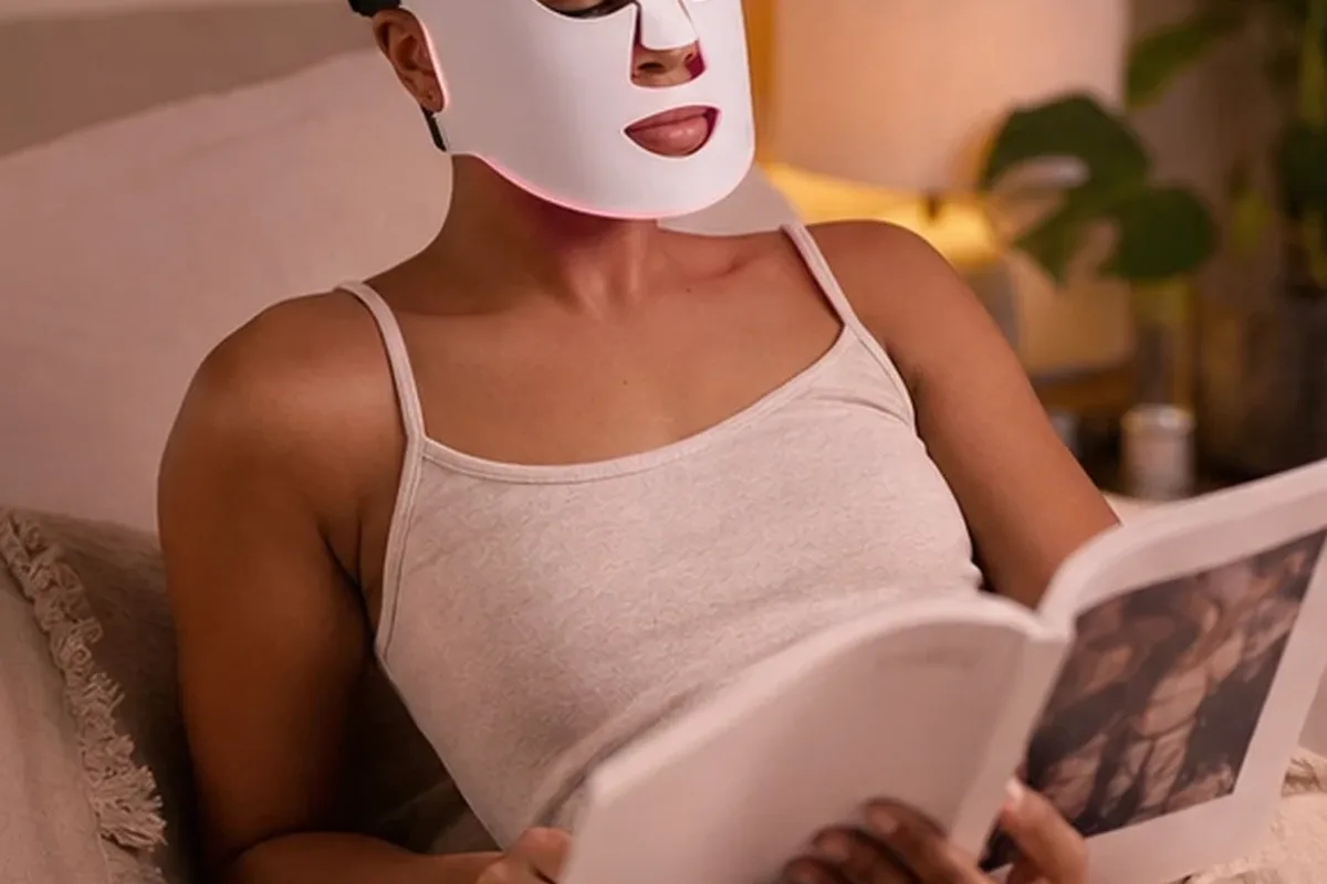 Authentische Beauty-Routine passend zum Thema Kosmetikspiegel für Reisen