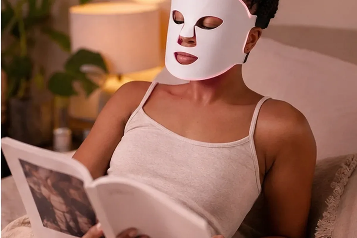 Authentischer Wohlfühlmoment passend zum Beauty-Thema Lockenstab für Reisen