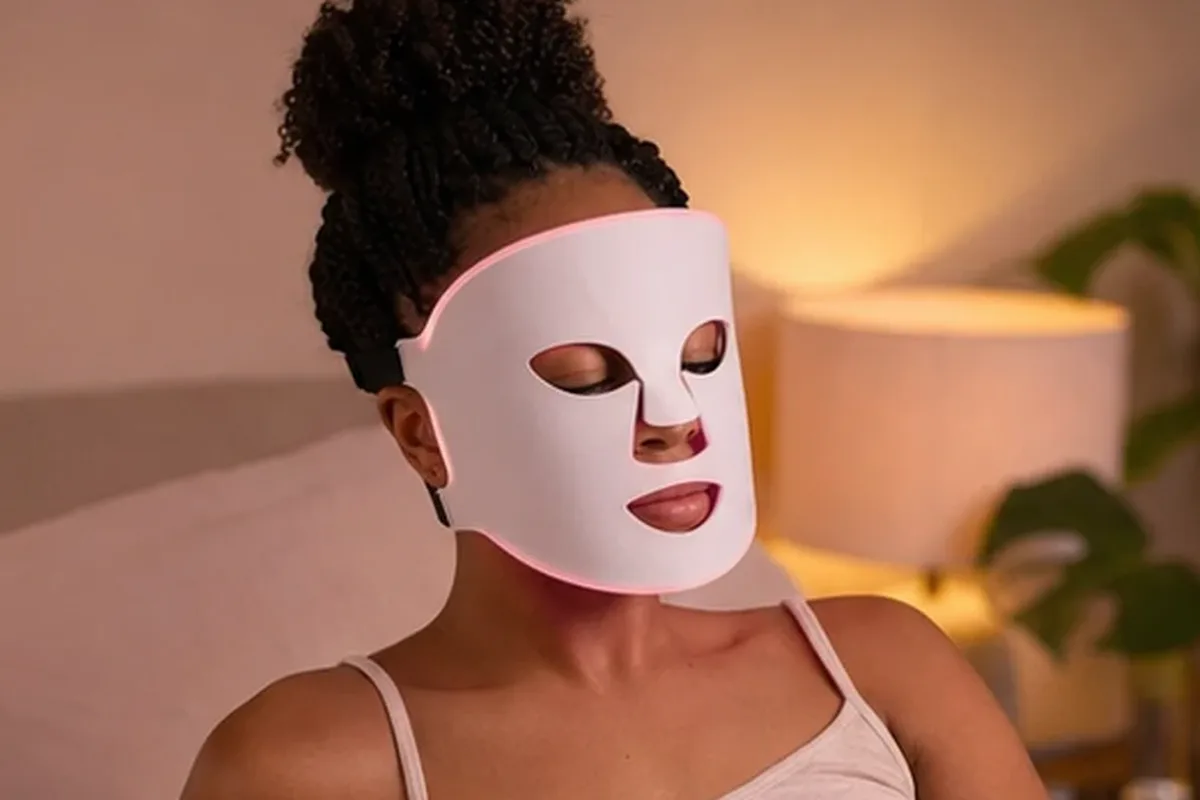 Authentische Beauty-Routine passend zum Thema Gesichtssauna für Anfänger