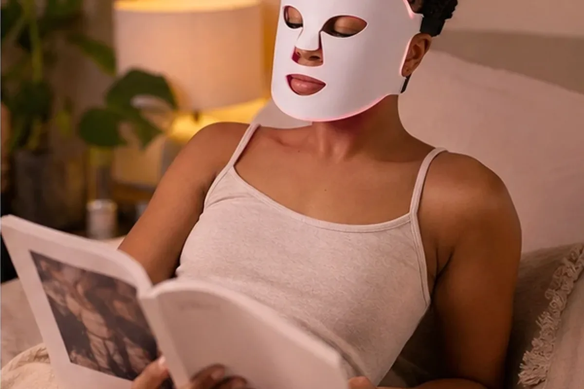 Authentischer Wohlfühlmoment passend zum Beauty-Thema Kosmetikspiegel mit Premium-Anspruch