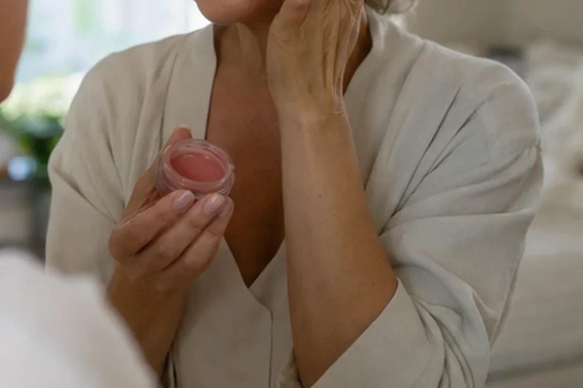 Authentische Beauty-Routine passend zum Thema Foundation für langen Halt