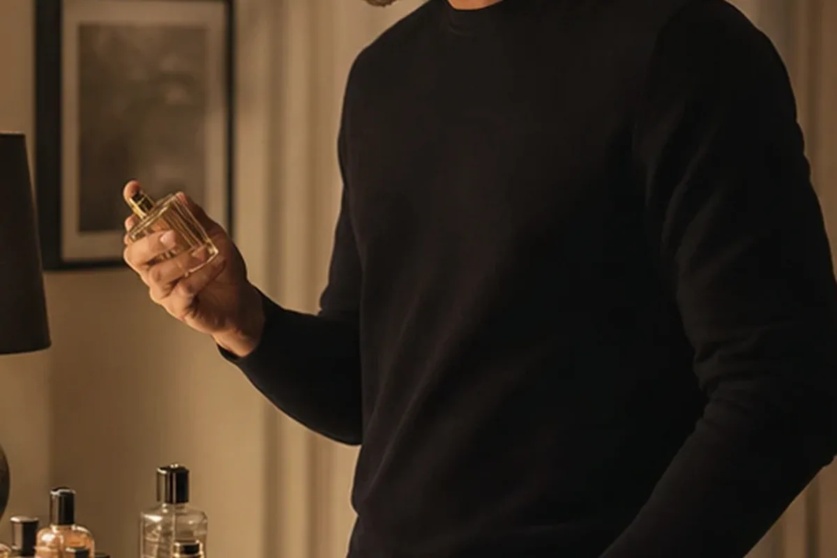 Authentischer Wohlfühlmoment passend zum Beauty-Thema Winterparfum bei kaltem Wetter