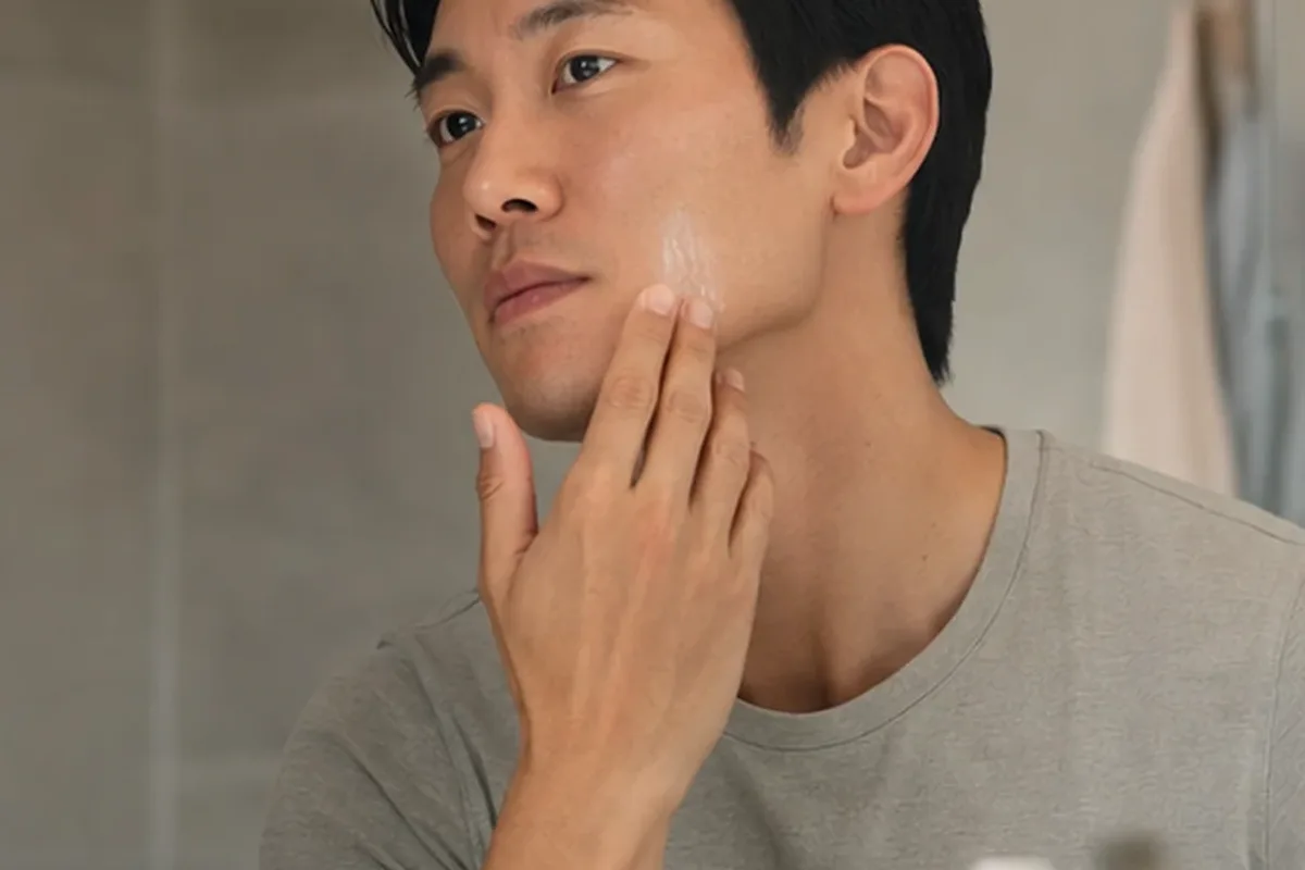 Authentische Beauty-Routine passend zum Thema Männer-Deodorant für Pflege-Einsteiger