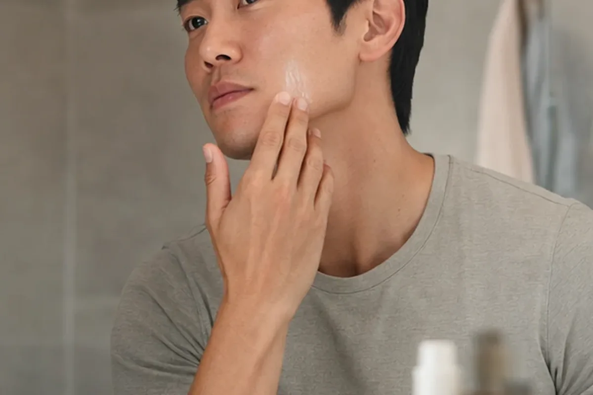 Authentische Beauty-Routine passend zum Thema Männer-Gesichtsreiniger für empfindliche Haut