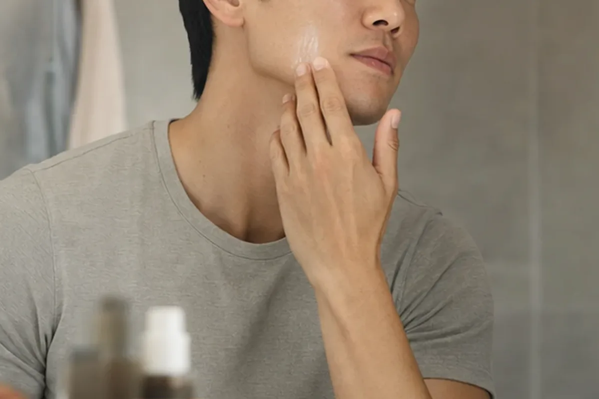 Authentische Beauty-Routine passend zum Thema Männer-Körperpflege bei wenig Zeit