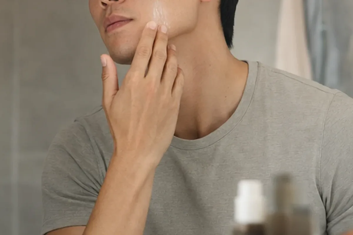 Authentische Beauty-Routine passend zum Thema Rasierhobel für einen dichten Bart