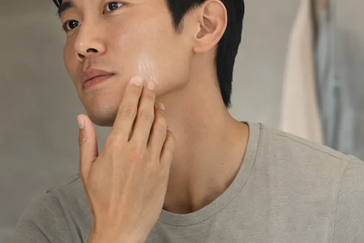 Authentischer Wohlfühlmoment passend zum Beauty-Thema After Shave für empfindliche Haut