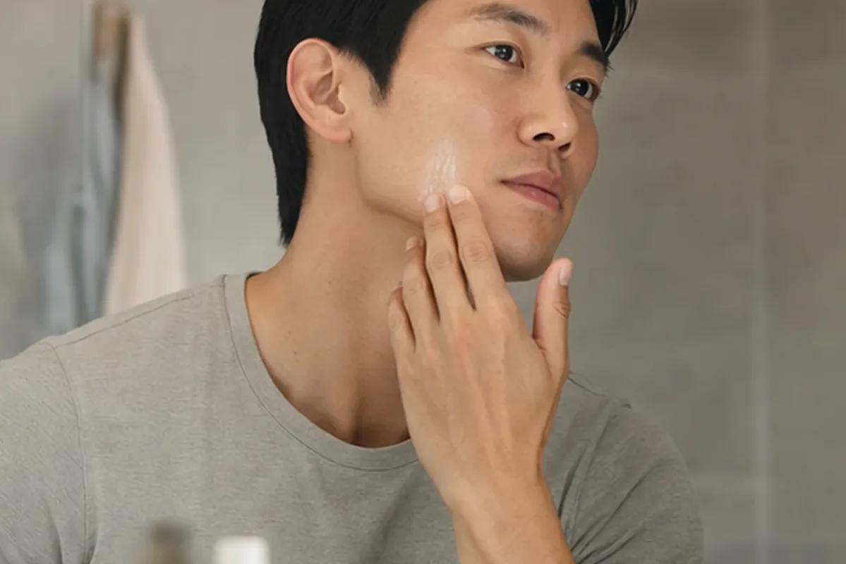 Redaktioneller Beauty-Moment zur Ausgangslage bei After Shave bei wenig Zeit