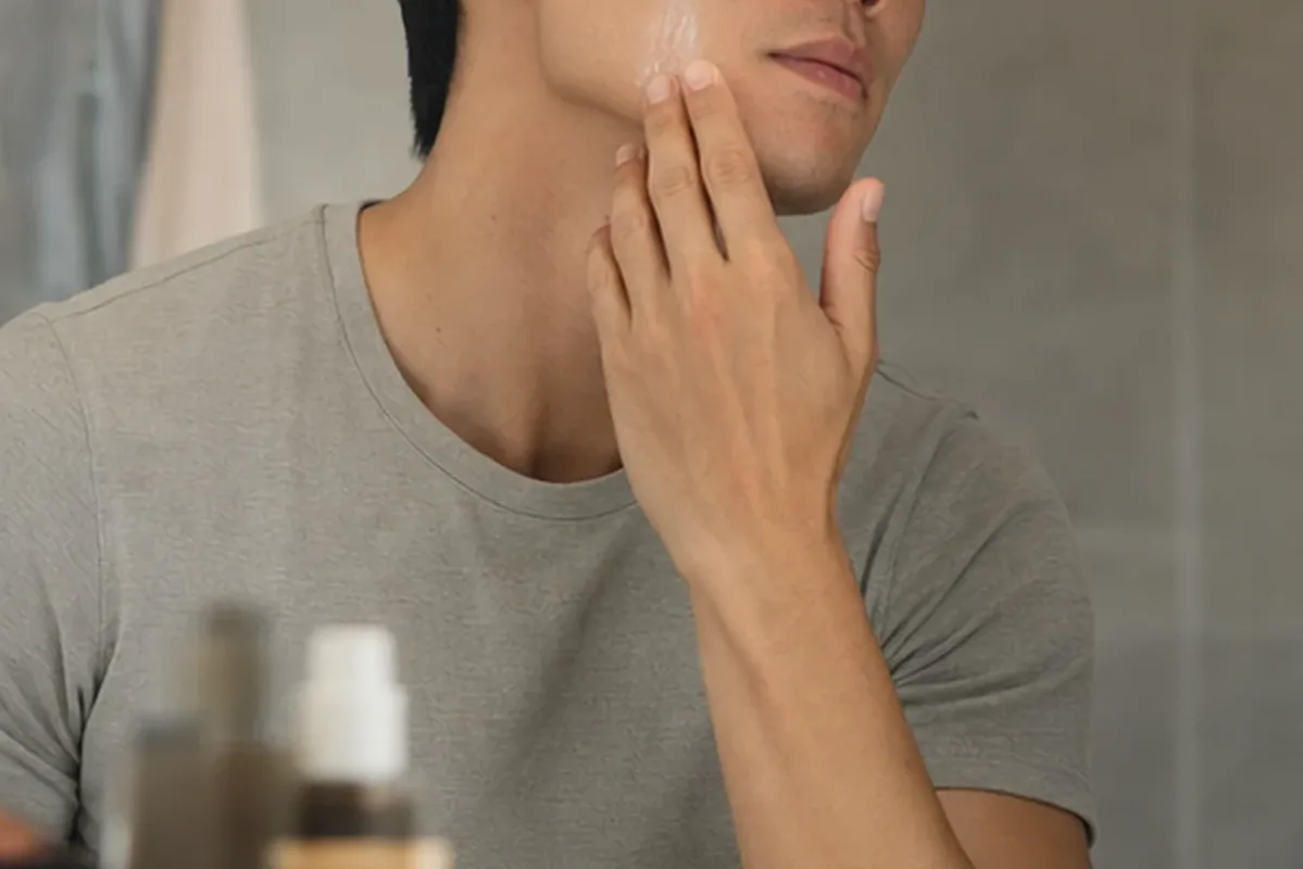 Hochwertige Beauty-Inszenierung zu Auswahlkriterien für Männer-Körperpflege für empfindliche Haut