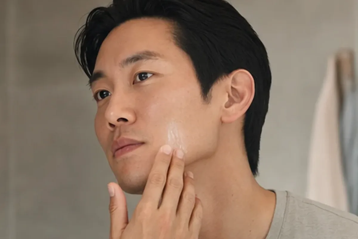 Hochwertige Beauty-Inszenierung zu Auswahlkriterien für Männer-Sonnenschutz für fettige Haut