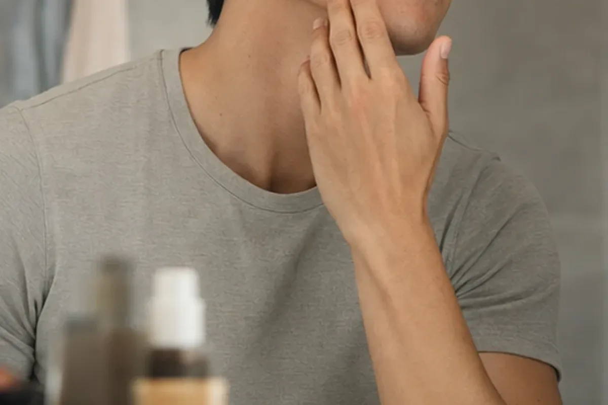 Authentische Beauty-Routine passend zum Thema Rasierschaum für trockene Haut