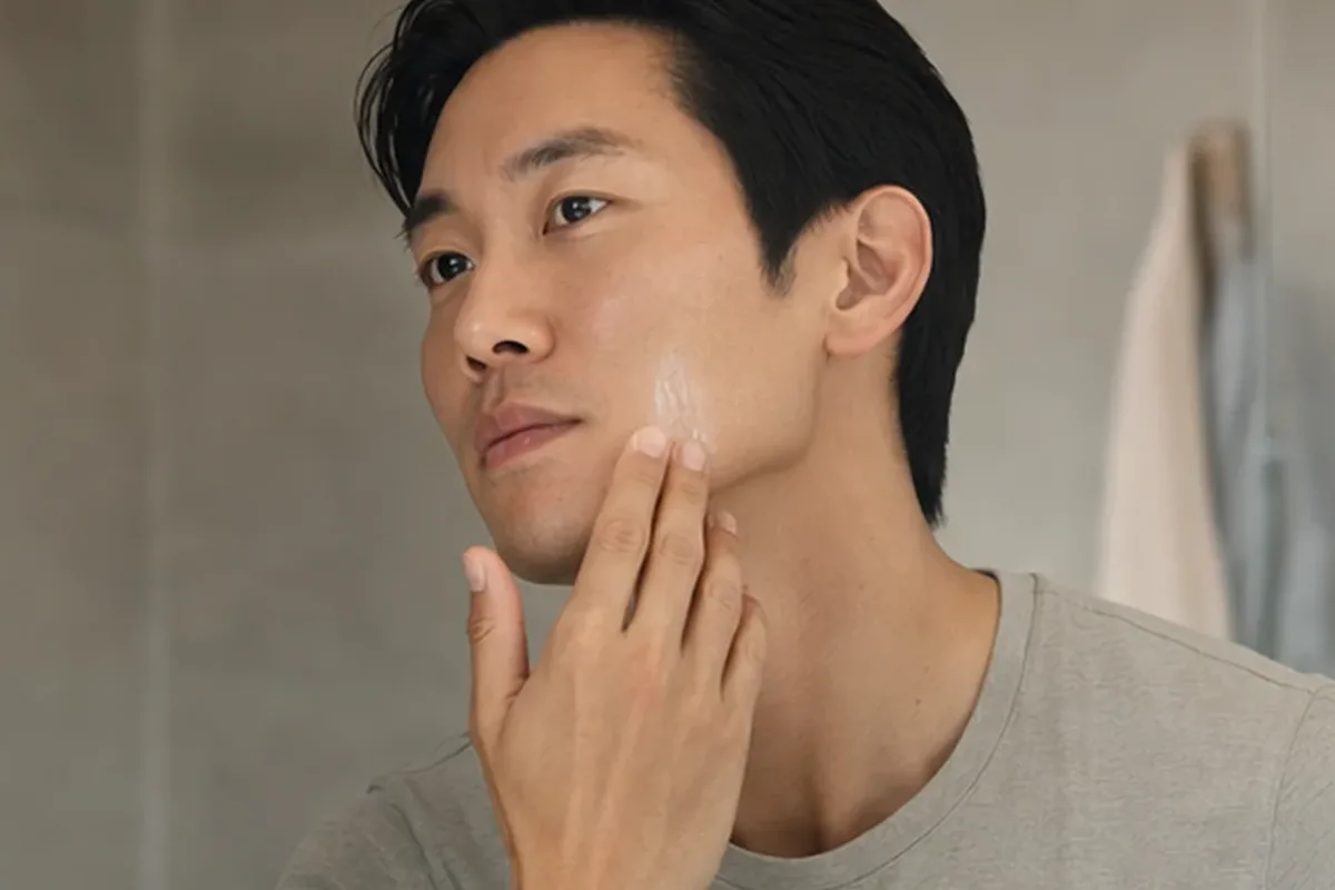 Authentische Beauty-Routine passend zum Thema Männer-Sonnenschutz für Pflege-Einsteiger