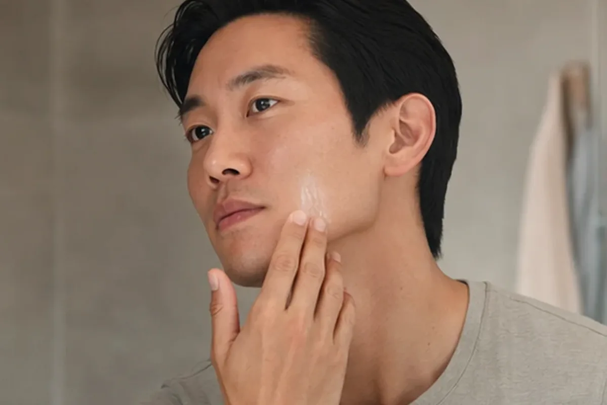 Authentischer Wohlfühlmoment passend zum Beauty-Thema Beauty-Routine für Männer