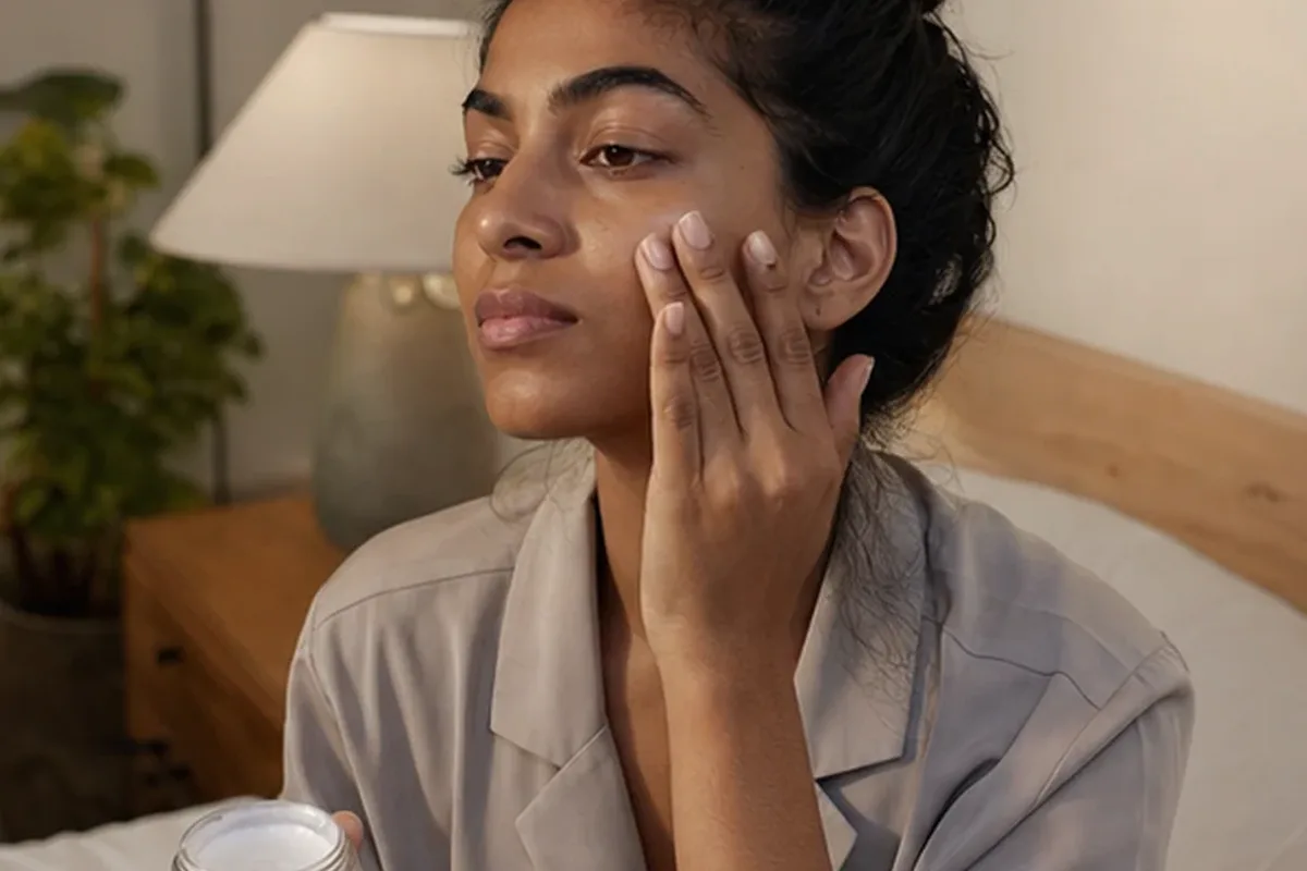 Redaktioneller Beauty-Moment zur Ausgangslage bei Feuchtigkeitsserum für fettige Haut