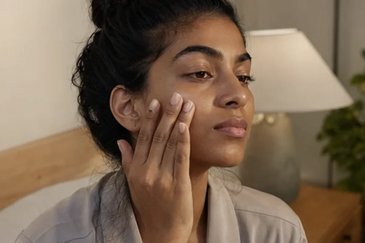 Hochwertige Beauty-Inszenierung zu Auswahlkriterien für Reinigungsöl für unreine Haut