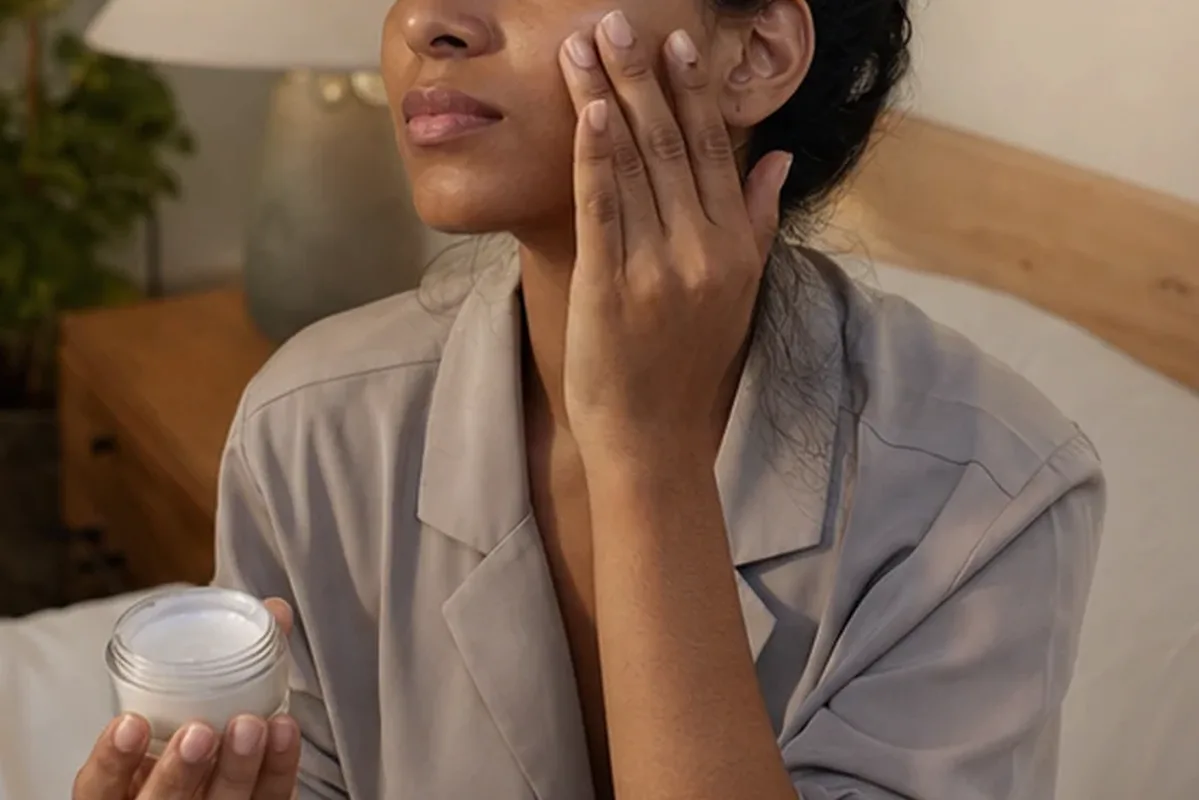 Authentische Beauty-Routine passend zum Thema Hautbarriere-Pflege für unreine Haut