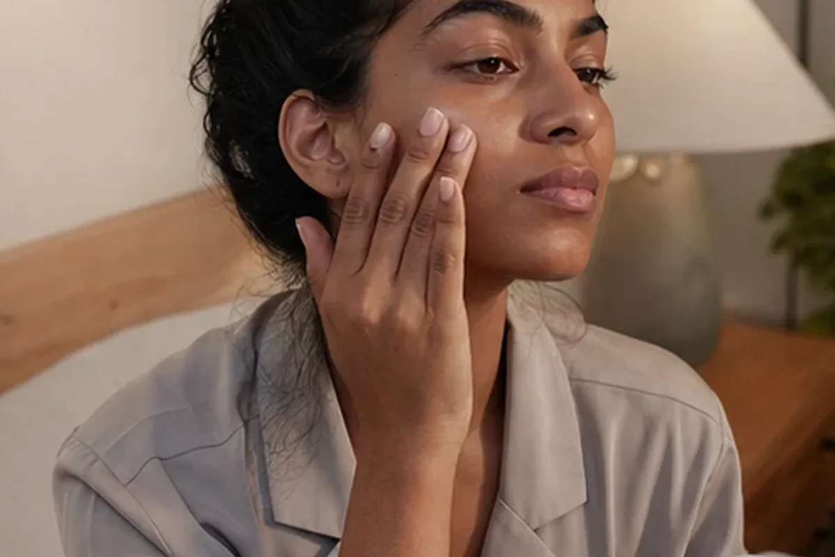 Authentische Beauty-Routine passend zum Thema Niacinamid-Serum bei Rötungen