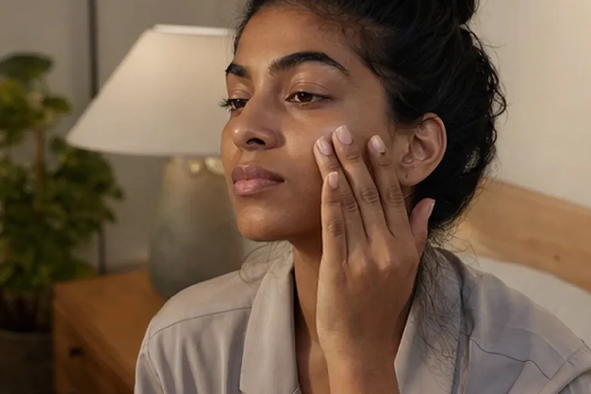 Authentische Beauty-Routine passend zum Thema Feuchtigkeitsserum für empfindliche Haut