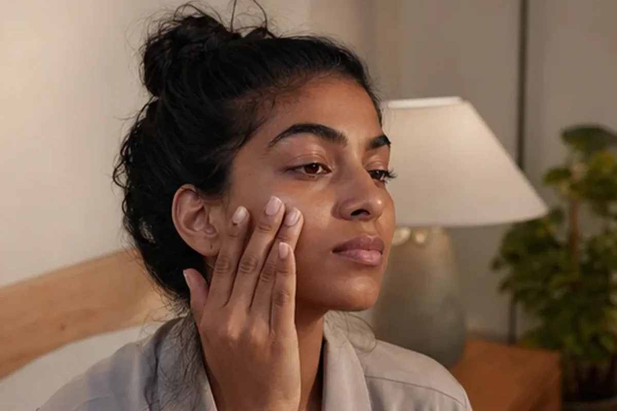Hochwertige Beauty-Inszenierung zu Auswahlkriterien für Gesichtscreme für trockene Haut