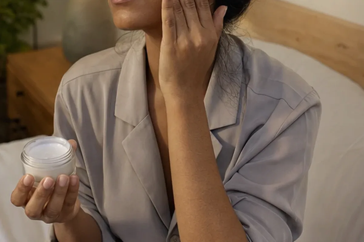 Authentische Beauty-Routine passend zum Thema Hyaluron-Serum für Mischhaut