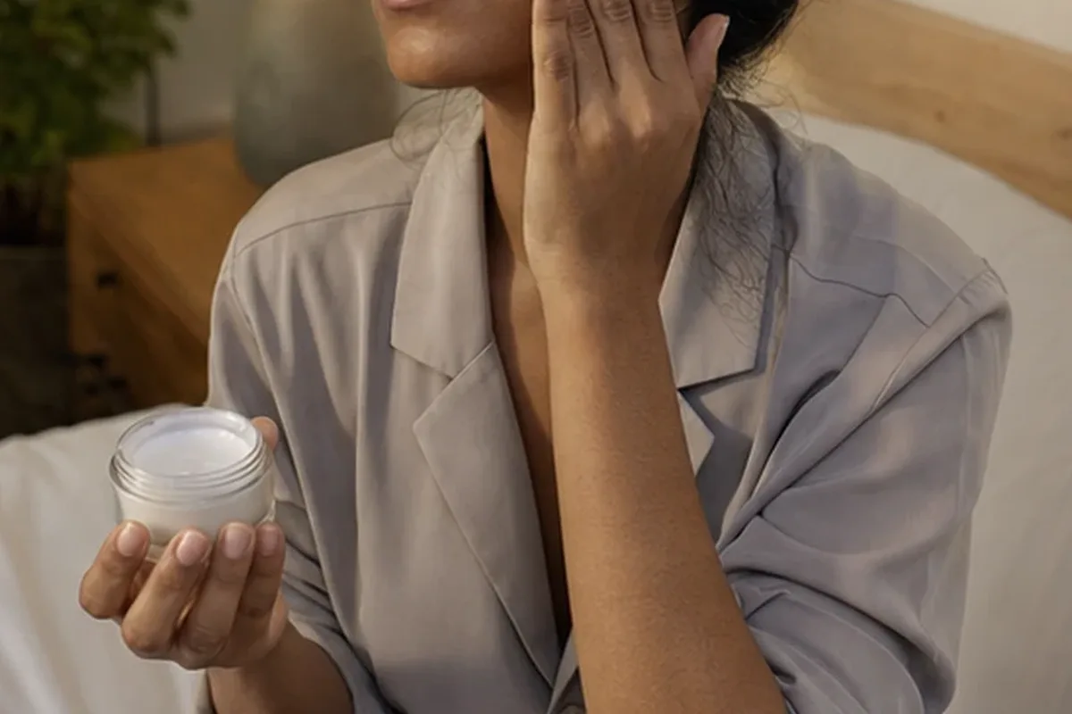 Authentische Beauty-Routine passend zum Thema Chemisches Peeling bei Pigmentflecken