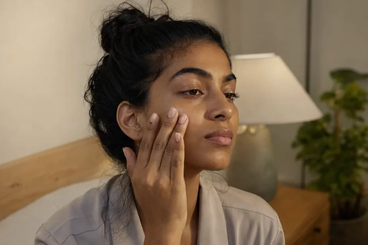 Authentische Beauty-Routine passend zum Thema Augenpflege bei Rötungen