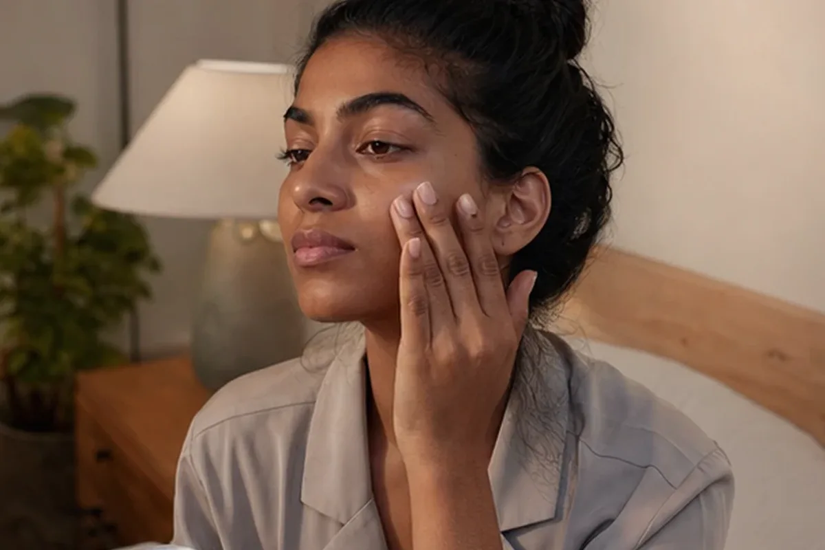 Hochwertige Beauty-Inszenierung zu Auswahlkriterien für Reinigungsöl bei Rötungen
