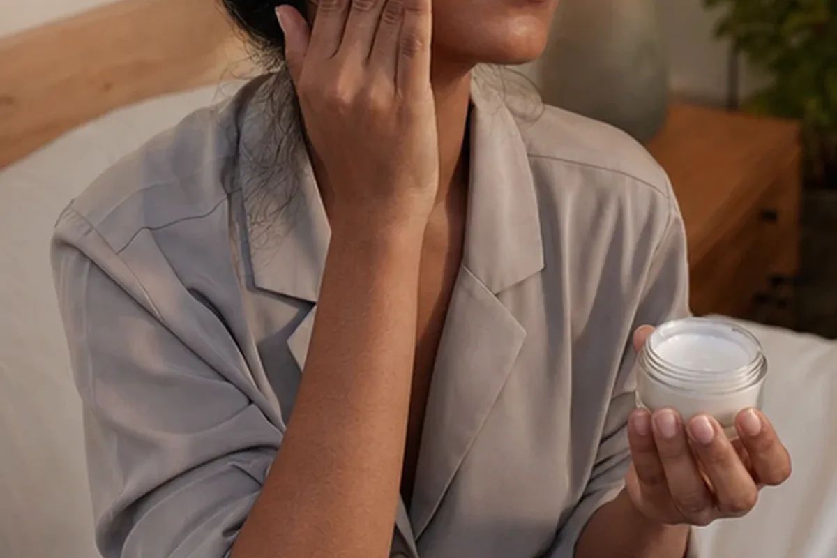 Emotionaler und authentischer Anwendungsmoment rund um Ceramide
