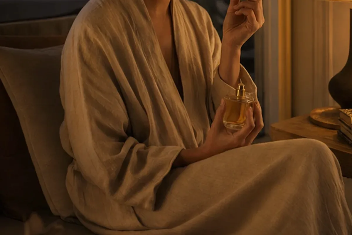 Redaktioneller Beauty-Moment zur Ausgangslage bei Orientalischer Duft mit langer Haltbarkeit