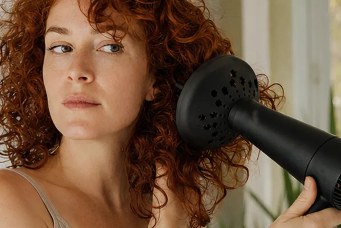 Redaktionelle Detailaufnahme zur Orientierung bei Lockengel bei Frizz