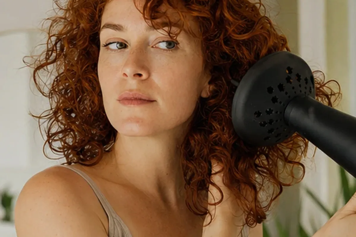 Authentische Beauty-Routine passend zum Thema Trockenshampoo für empfindliche Kopfhaut