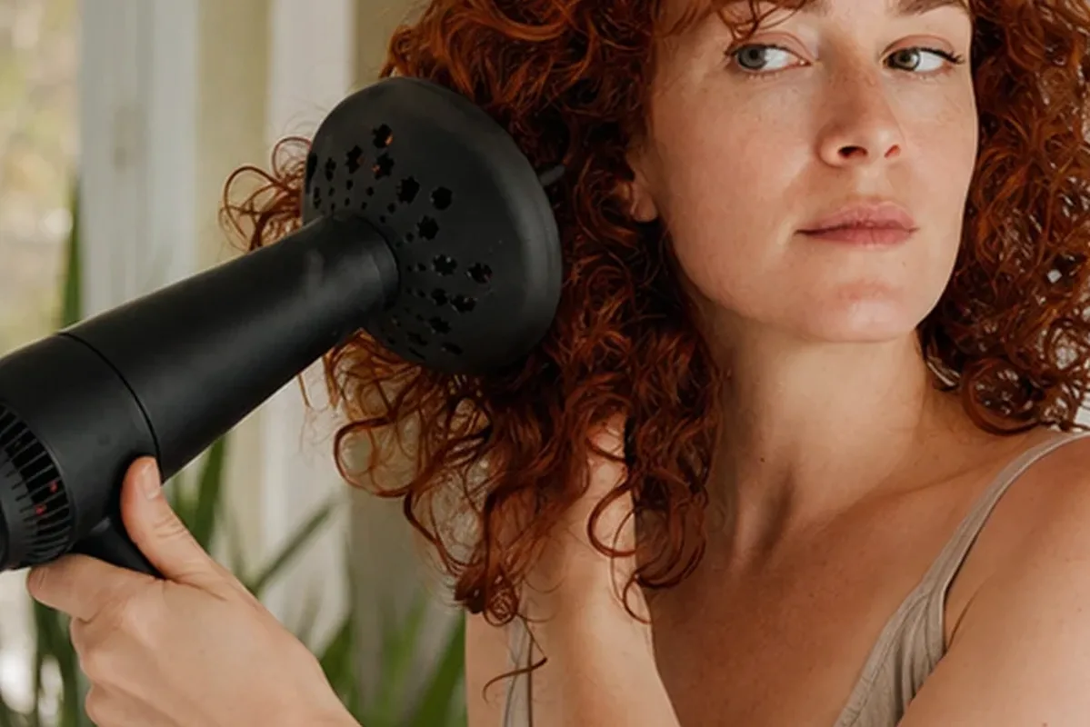 Redaktioneller Beauty-Moment zur Ausgangslage bei Tiefenreinigungsshampoo für feines Haar