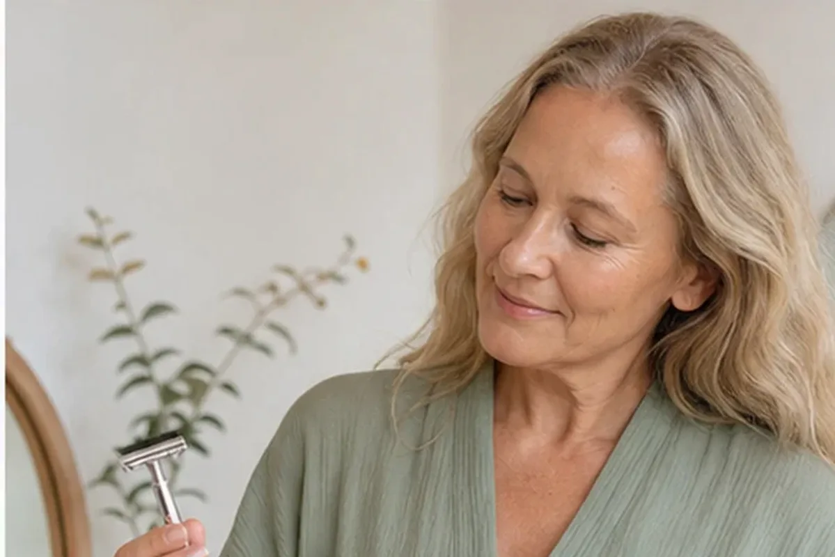 Redaktioneller Beauty-Moment zur Ausgangslage bei Augenbrauen-Trimmer bei eingewachsenen Haaren