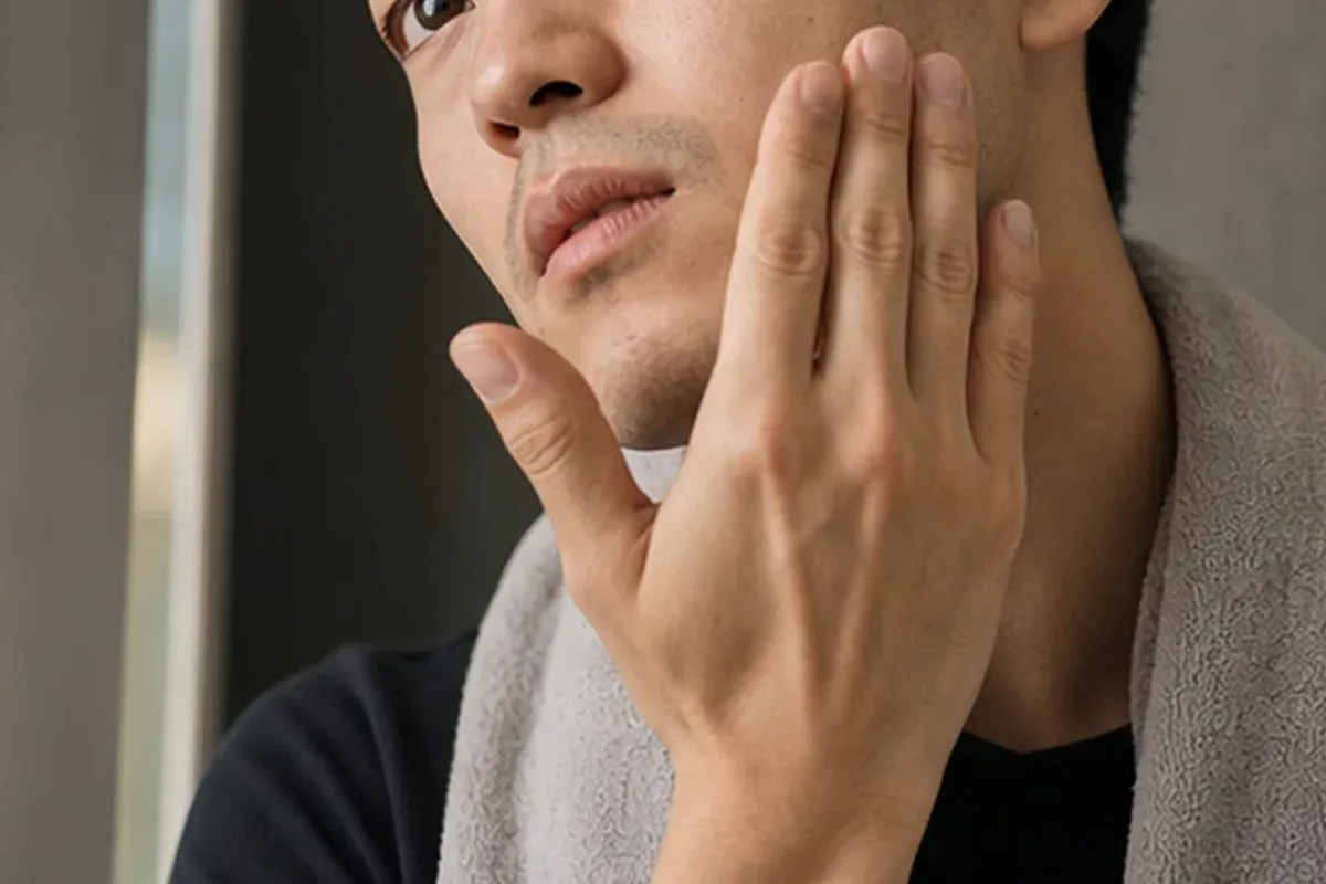 Hochwertige Beauty-Inszenierung zu Auswahlkriterien für Einsteiger-Pflegeroutine für empfindliche Haut