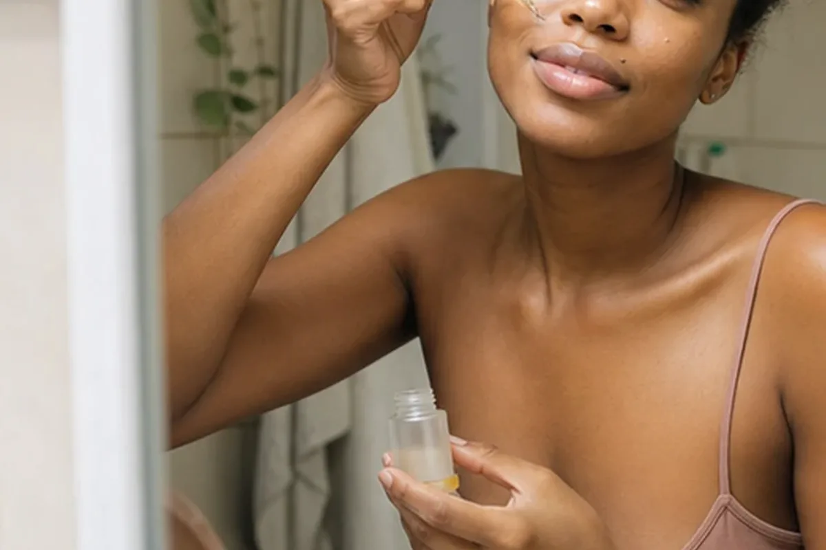 Redaktioneller Beauty-Moment zur Ausgangslage bei Gesichtscreme für fettige Haut