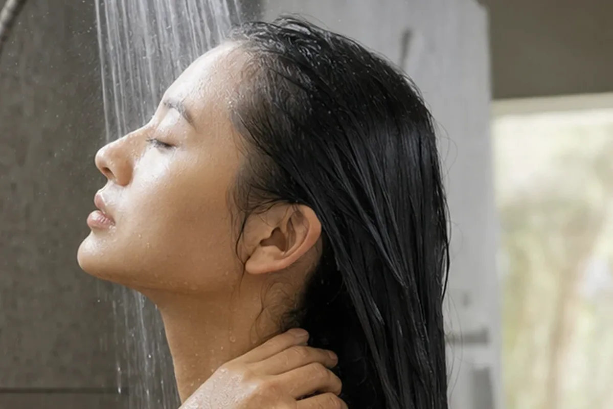 Authentische Beauty-Routine passend zum Thema Lockengel für strapaziertes Haar