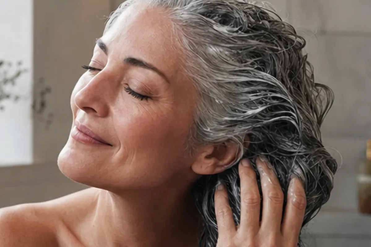 Authentische Beauty-Routine passend zum Thema Lockengel für strapaziertes Haar