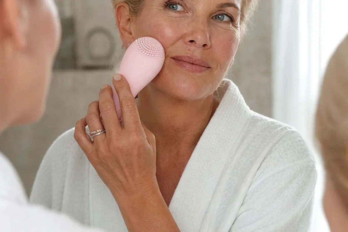 Hochwertige Beauty-Inszenierung zu Auswahlkriterien für Porenreiniger für empfindliche Haut