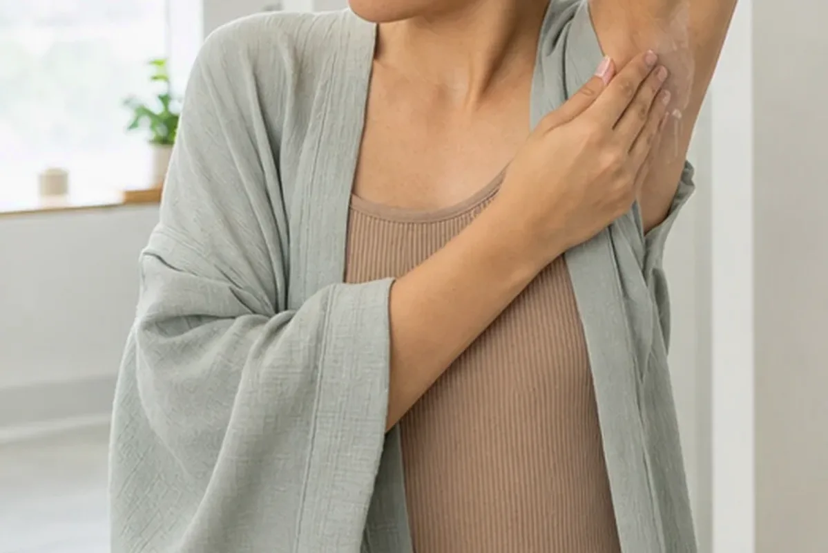 Emotionaler und authentischer Anwendungsmoment rund um Bikinizonen-Trimmer für feine Haare