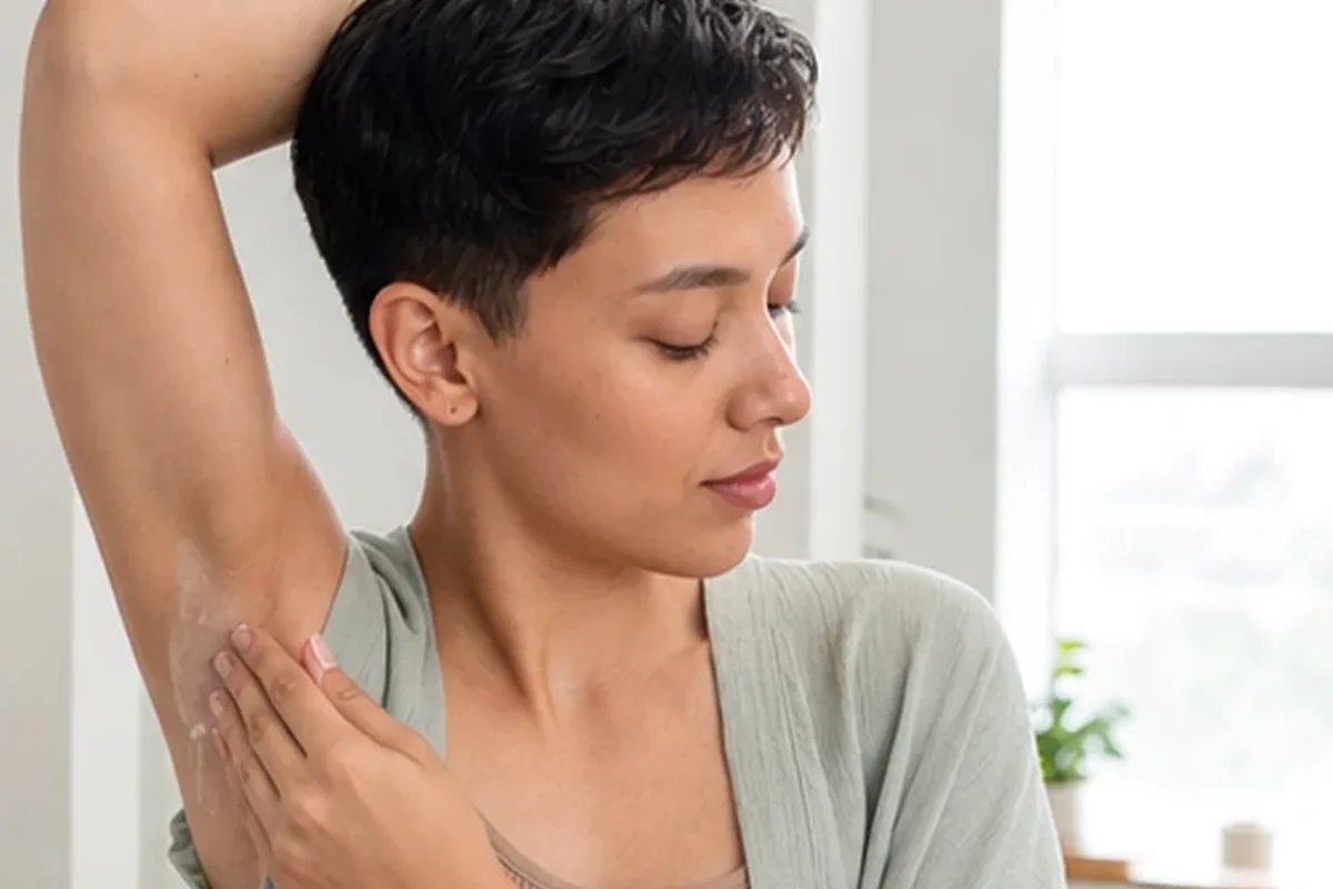 Authentische Beauty-Routine passend zum Thema Rasieröl für die Bikinizone