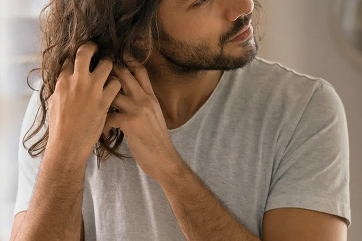 Authentische Beauty-Routine passend zum Thema Conditioner für strapaziertes Haar