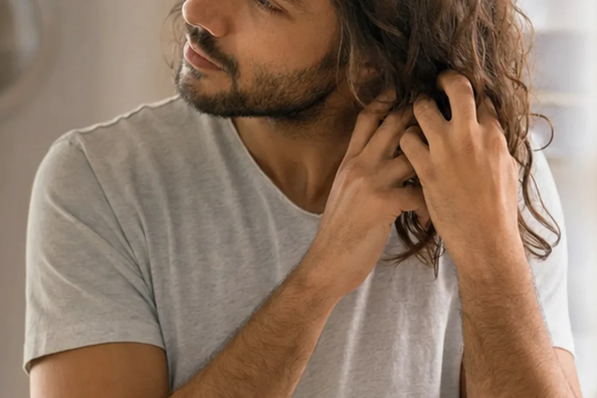 Authentische Beauty-Routine passend zum Thema Haaröle für trockene Spitzen