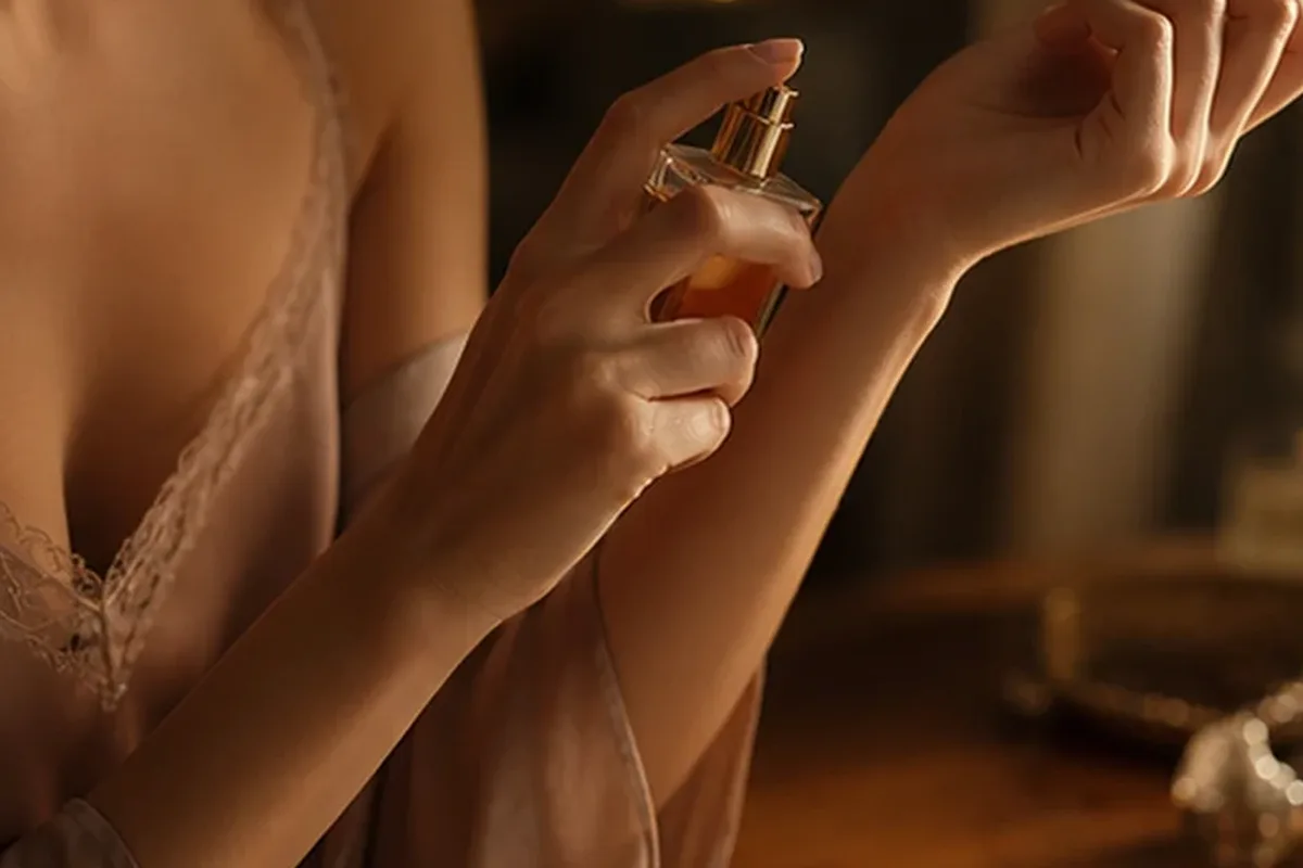 Redaktioneller Beauty-Moment zur Ausgangslage bei Eau de Parfum für sensible Nasen