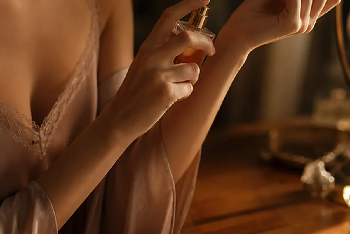 Authentischer Wohlfühlmoment passend zum Beauty-Thema Eau de Parfum für Duftanfänger