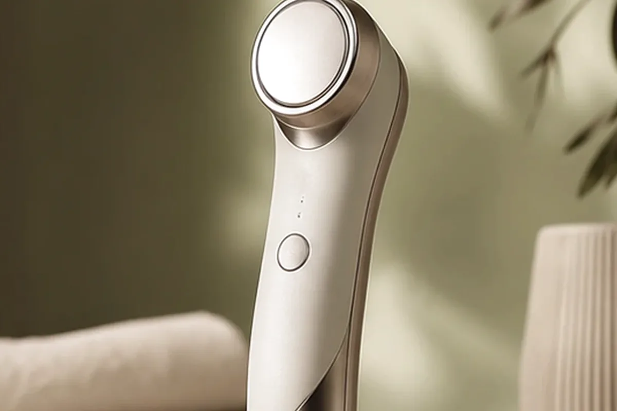 Hochwertige Beauty-Inszenierung zu Auswahlkriterien für Lockenstab für Anfänger
