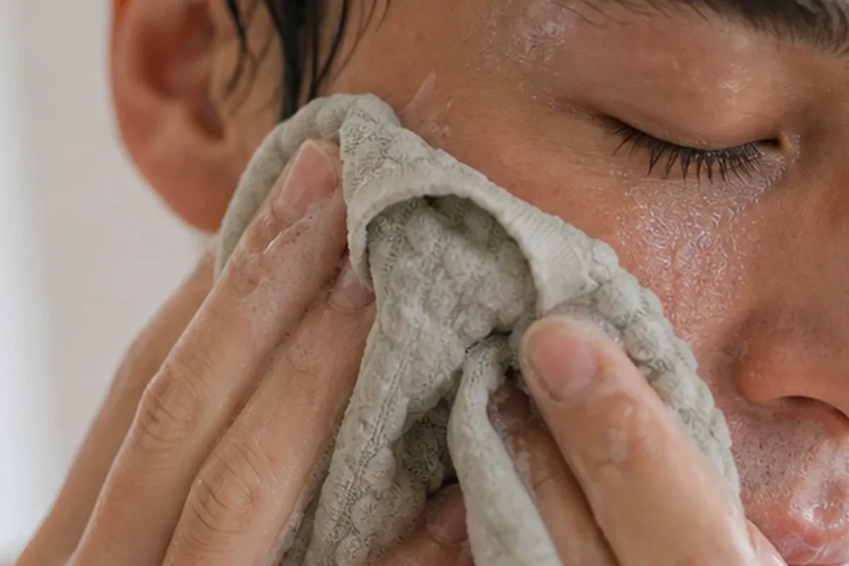 Authentische Beauty-Routine passend zum Thema Elektrische Zahnbürste für Anfänger