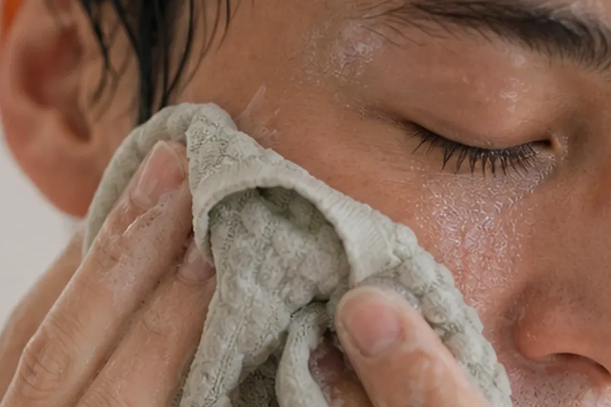 Hochwertige Beauty-Inszenierung zu Auswahlkriterien für Gesichtsmaske für empfindliche Haut