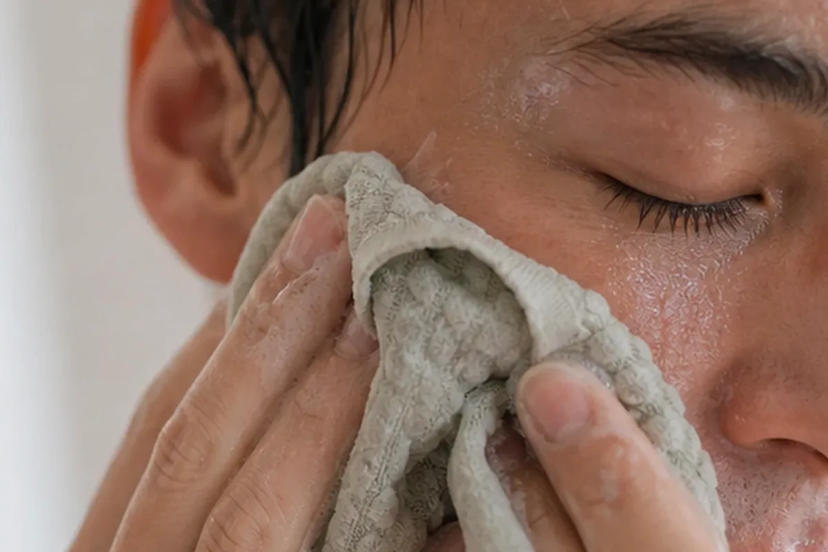Redaktioneller Beauty-Moment zur Ausgangslage bei Augenpflege für Mischhaut